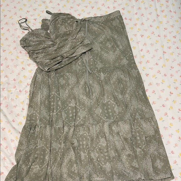 Ardene Dresses & Skirts - Summery Women’s Green Printed Two Piece Skirt and Cropped Top